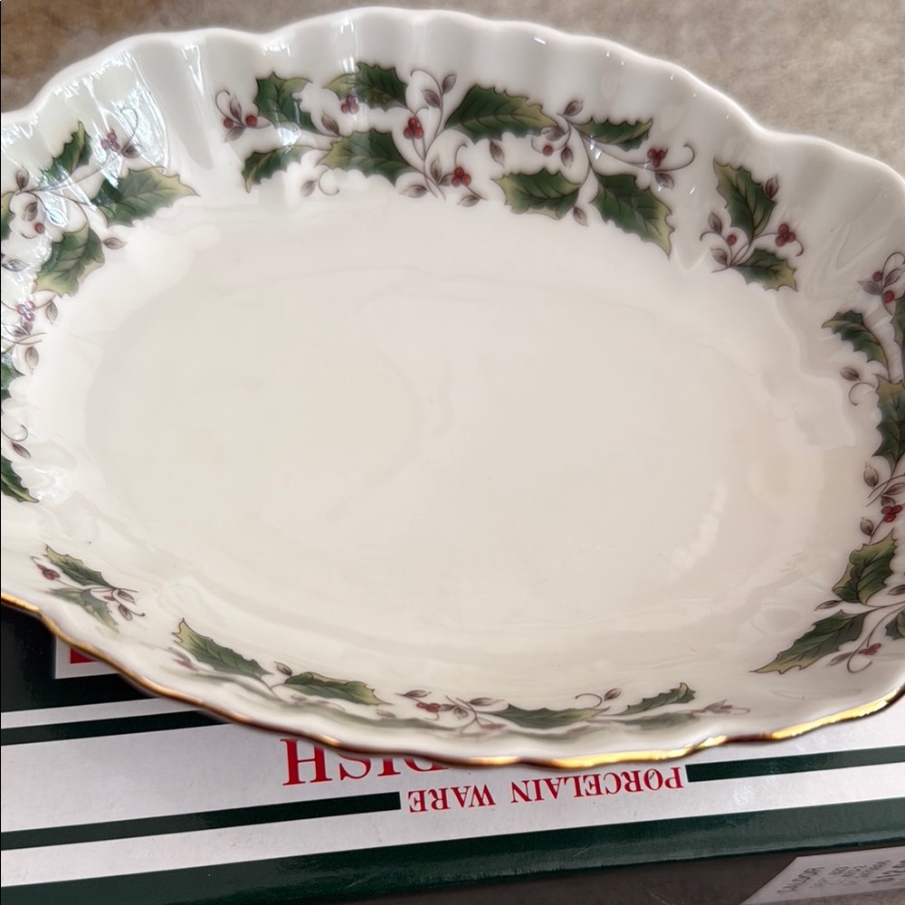 New Vintage Christmas Bon Bon Dish - Picture 2 of 3